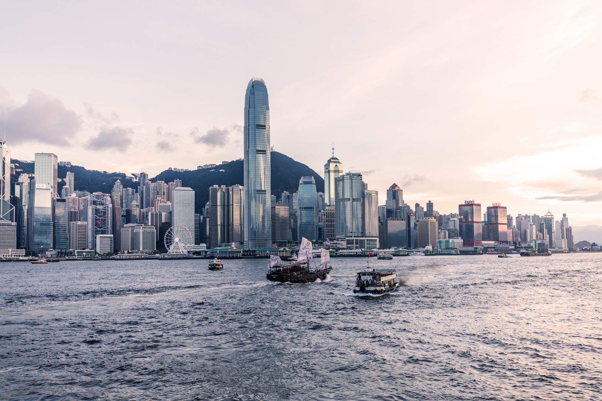 Discover the a series of the Hong Kong top tourist attractions around the hotel's neighbourhood with our insider travel guide
